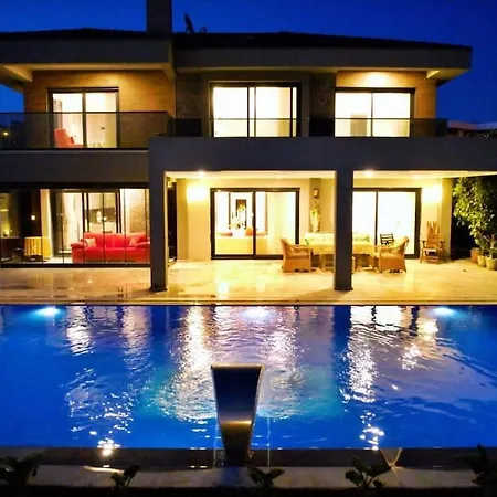 Efe Delux Ovacik'ta Luex Villa Çeşme