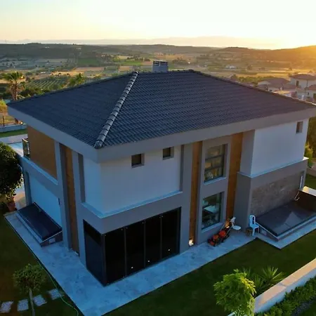 Efe Delux Ovacik'ta Luex Villa Çeşme