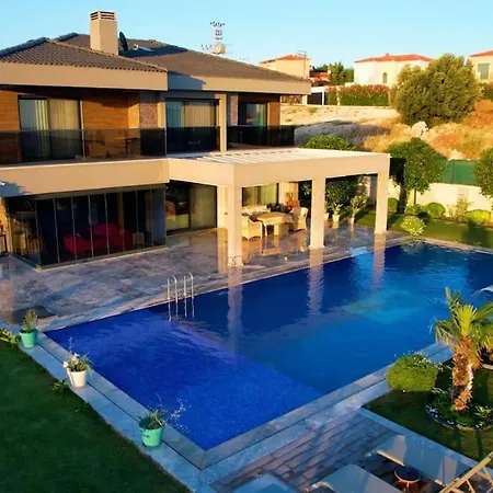 Villa Efe Delux Ovacik'ta Luex Çeşme